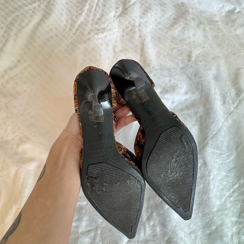 VTG Highlights Velveteen Floral Paisley Heels in Brown Gold and Tan 7.5 - Picture 6 of 6